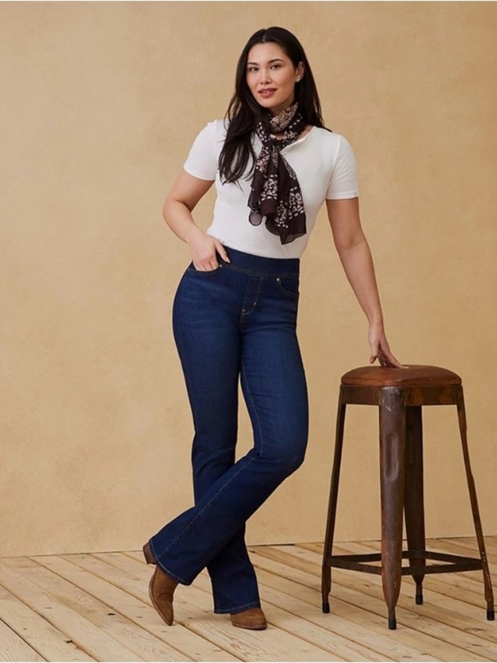 Signature Levi Strauss Totally Shaping Pull On Jeans Dark Wash W28 L28